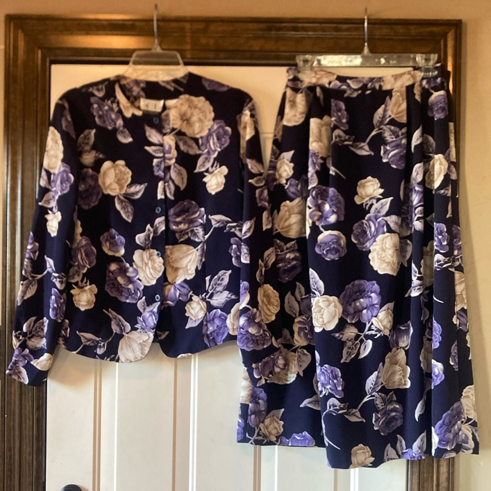 Size 8/10 Cricket Lane Vintage Purple and Cream Floral Top and Skirt Set
